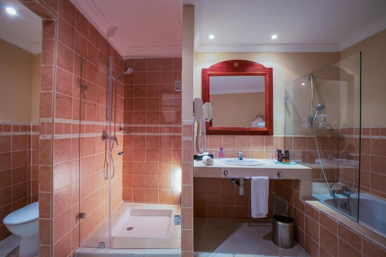 Grand Mogador Agdal & Spa Marrakesh Eksteriør billede A shower cubicle